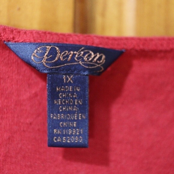 Dereon Red & Black Graphic Cut Out Sexy Edgy Distressed Top 1X - Picture 10 of 12